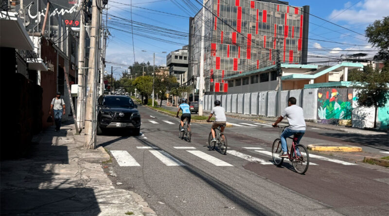 La movilidad en un barrio que nunca se detiene